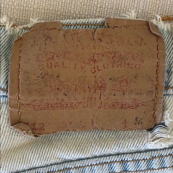 Perfect Vintage Levi’s Denim Shorts- Size 26/27 - Picture 3 of 8